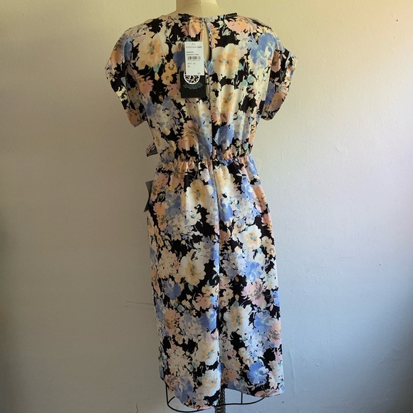 Nordstrom rack Summer flower pattern dress 👗☀️ - Picture 4 of 5